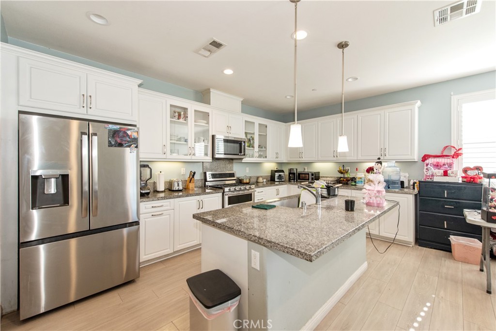 3245 Midsummer Privado Ontario, CA 91761 - Photo 4 of 16