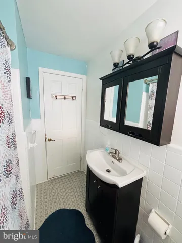 $335,000 | 8012 Lawndale Avenue, Philadelphia, PA 19111