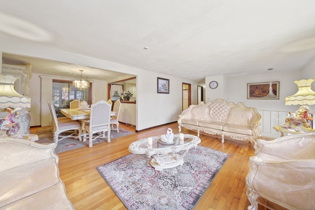 9 Gloversbrook Road Randolph, MA 02368 - Photo 3 of 38 Gallery Image 3