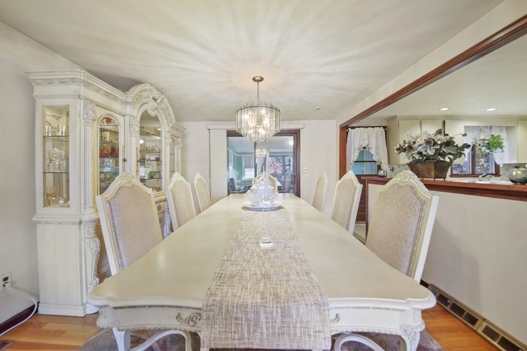 9 Gloversbrook Road Randolph, MA 02368 - Photo 8 of 38 Gallery Image 8