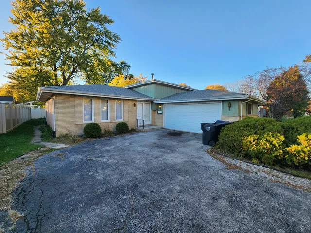 $2,500 | 16710 Kenwood Avenue, South Holland, IL 60473