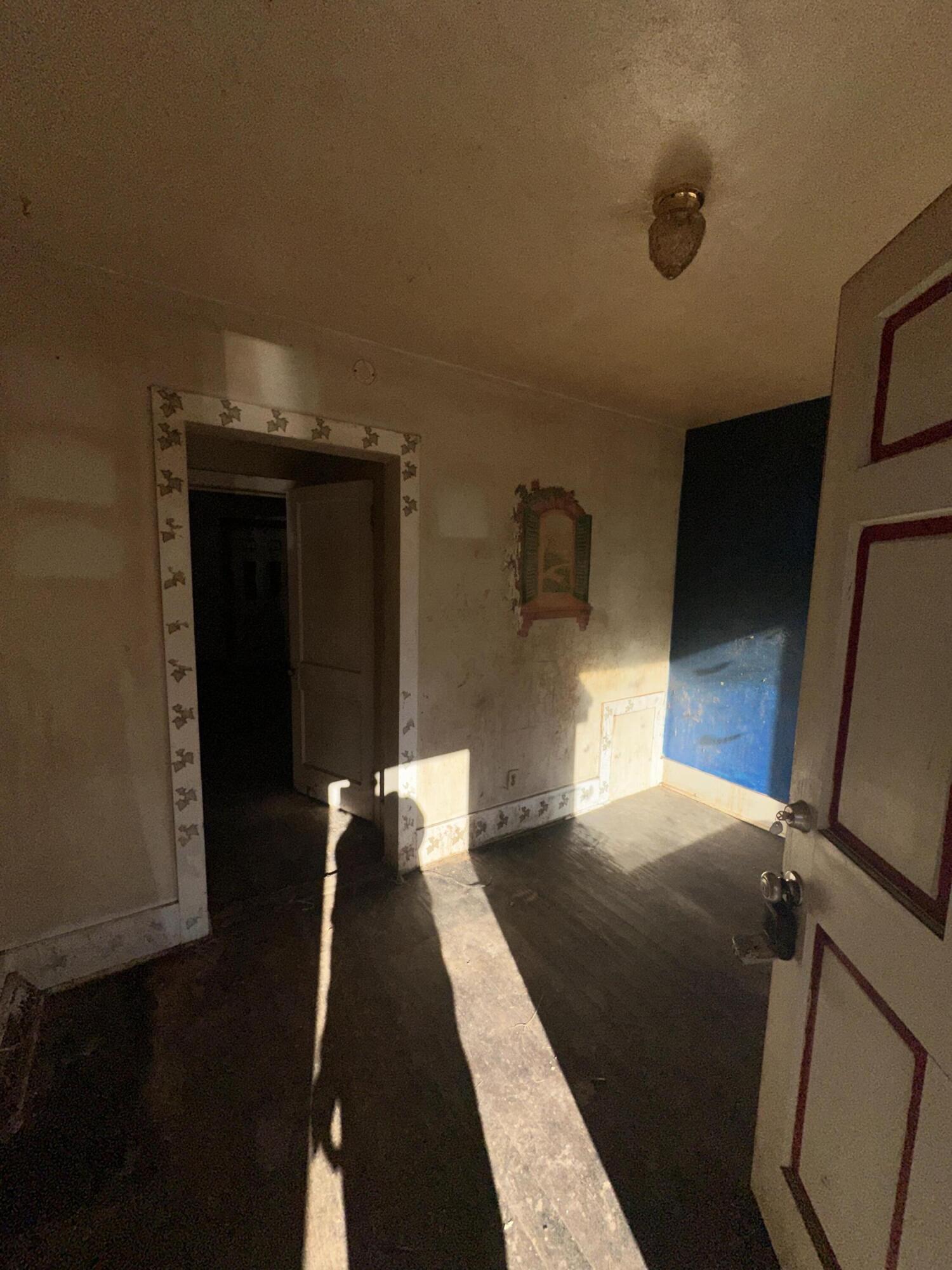 519 Rutherford Avenue Northwest Roanoke, VA 24016 - Photo 2 of 8 IMG_2524