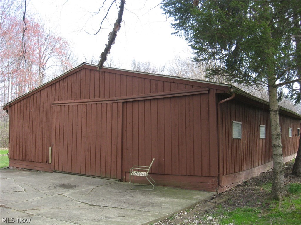 6391 Indian Point Road Painesville, OH 44077 - Photo 18 of 21 50 x 30' barn with wood siding.