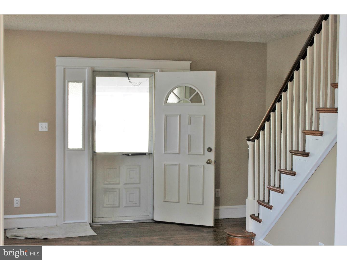 137 South Eagle Road Havertown, PA 19083 - Photo 7 of 24 Living Room