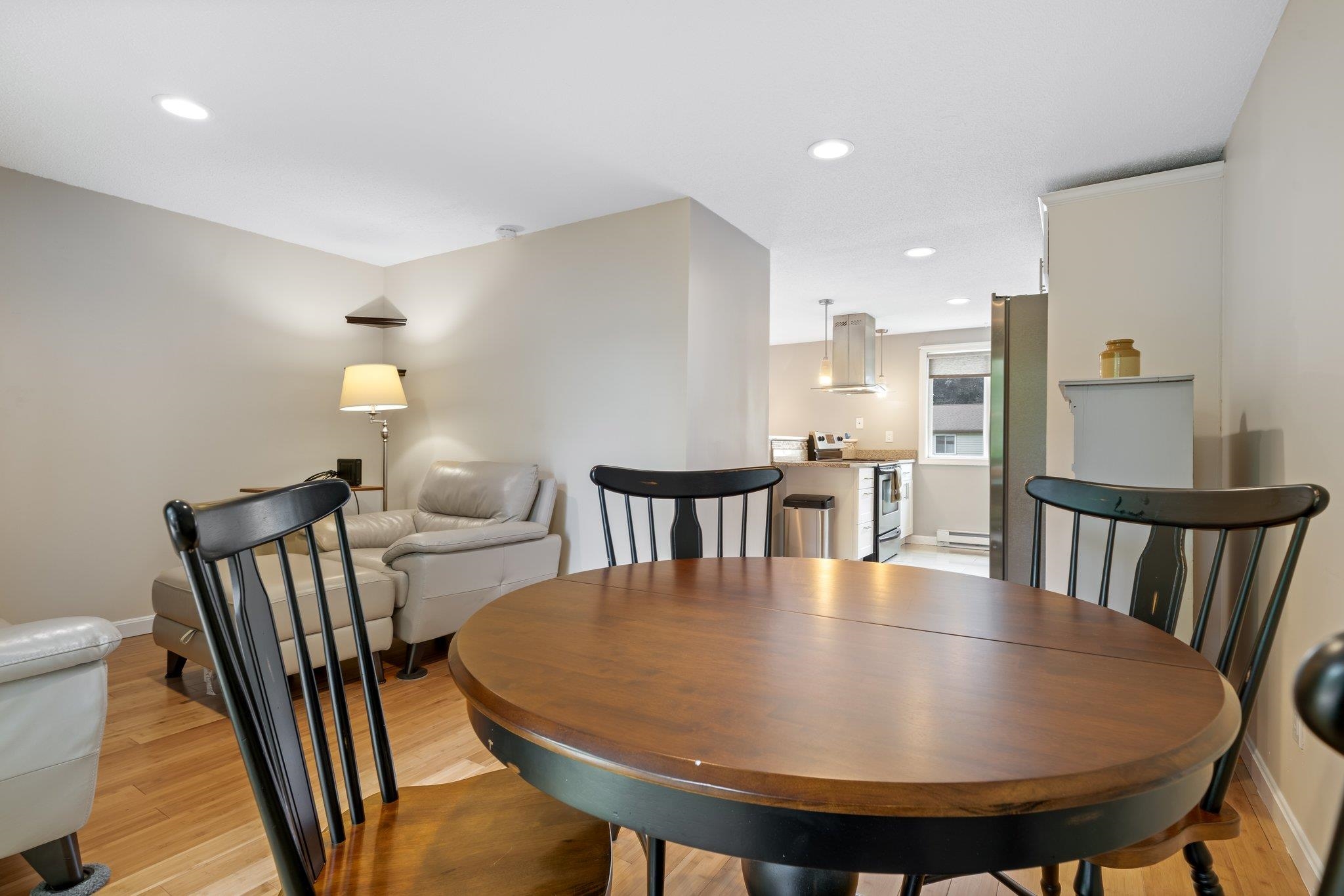 905 Mammoth Road, Unit 3 Manchester, NH 03104 - Photo 3 of 31