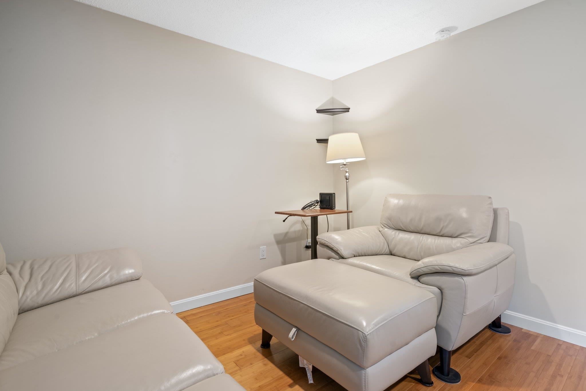 905 Mammoth Road, Unit 3 Manchester, NH 03104 - Photo 4 of 31