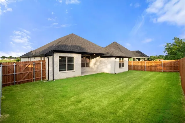 $334,990 | 707 Escovedo Drive, Italy, TX 76651