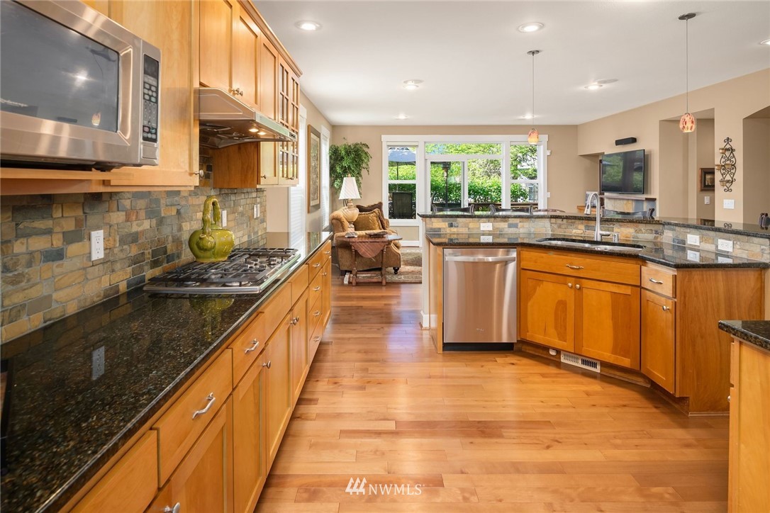 1110 North 32nd Street Renton, WA 98056 - Photo 4 of 28