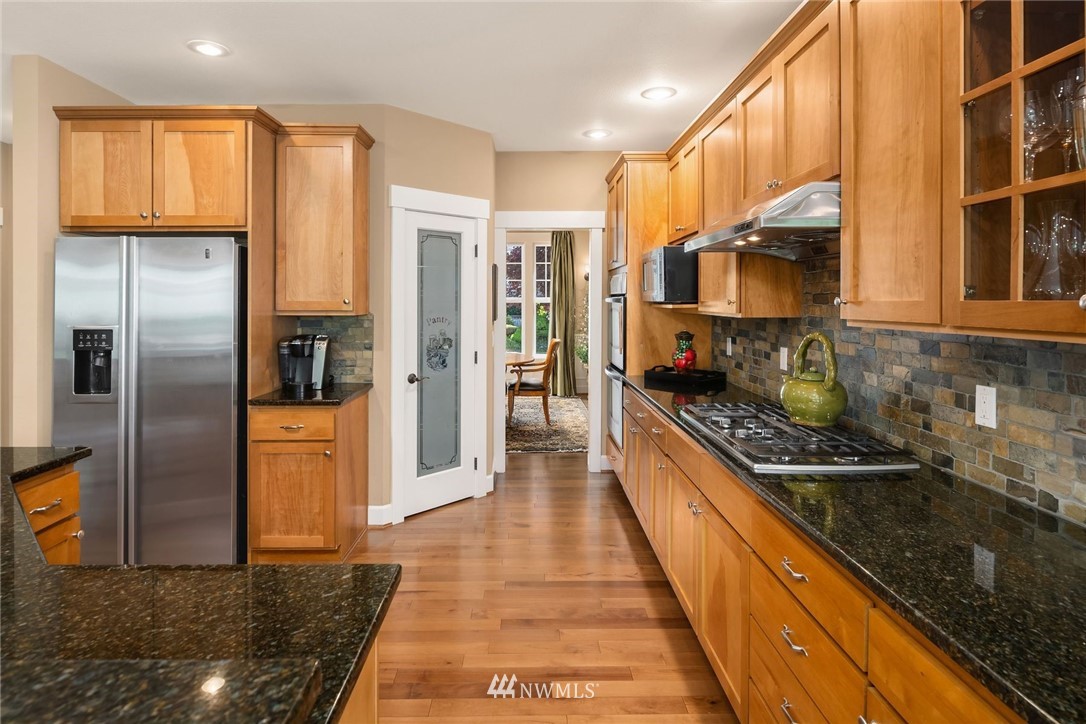 1110 North 32nd Street Renton, WA 98056 - Photo 5 of 28