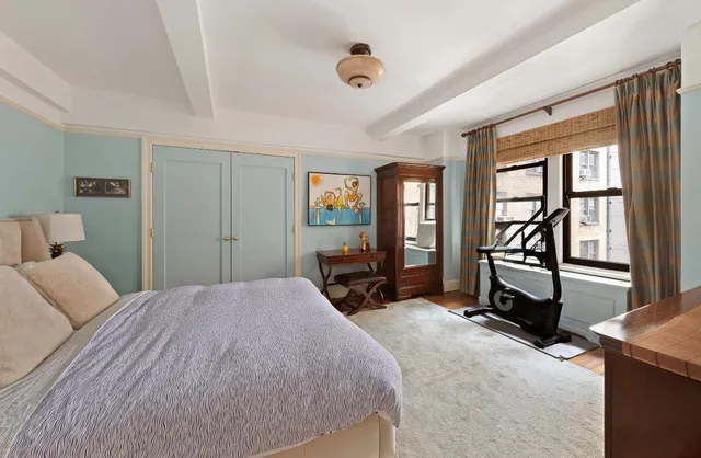 $899,000 | 205 East 78th Street, Unit 12J | Upper East Side