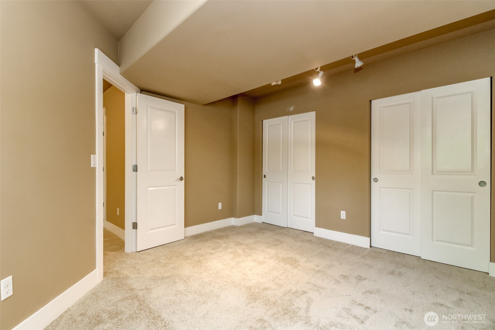 3000 South Mt Baker Boulevard Seattle, WA 98144 - Photo 37 of 40 a view of an empty room