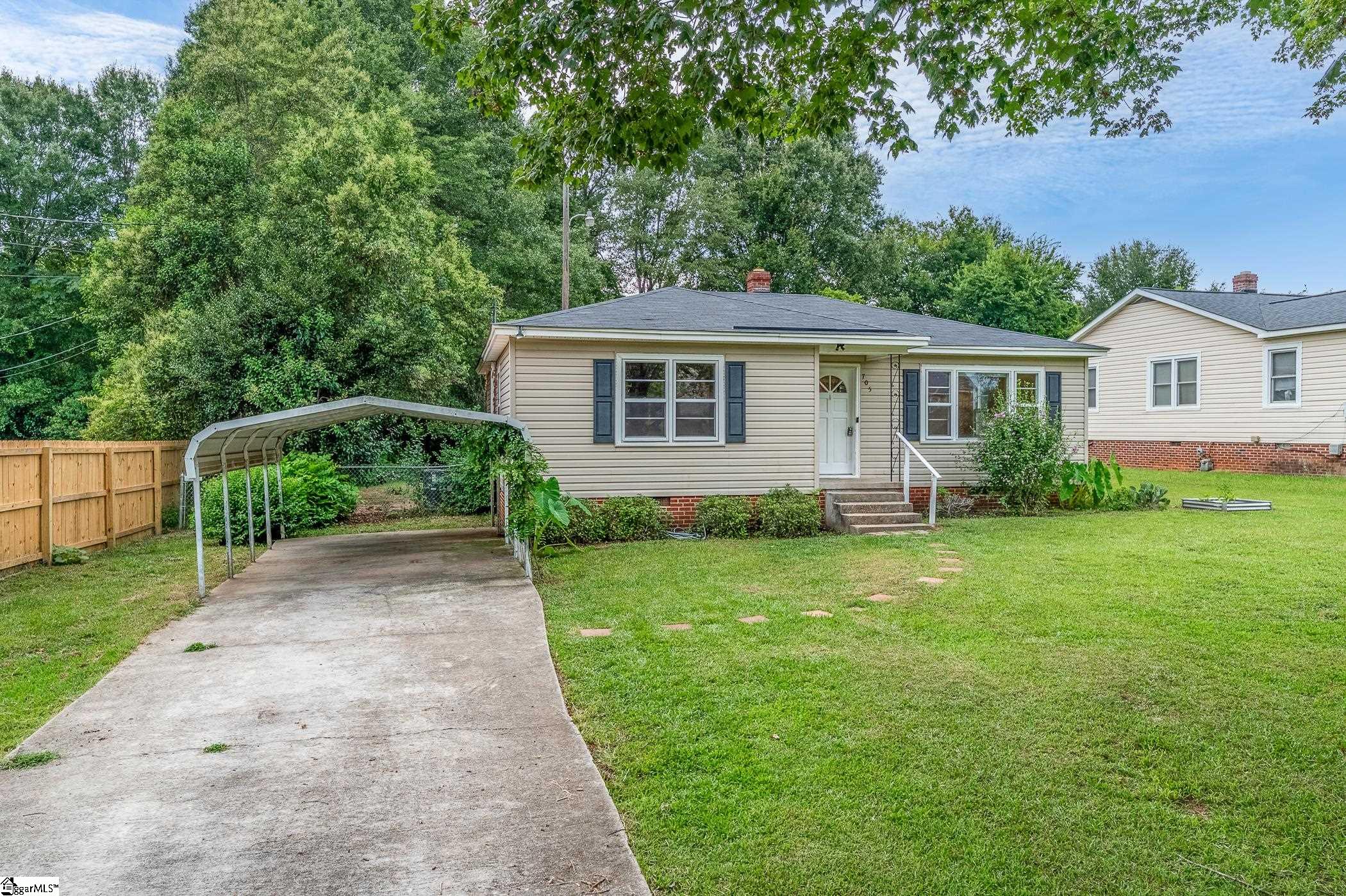 705 Shands Street Clinton, SC 29325 - Photo 3 of 22 Gallery Image 3