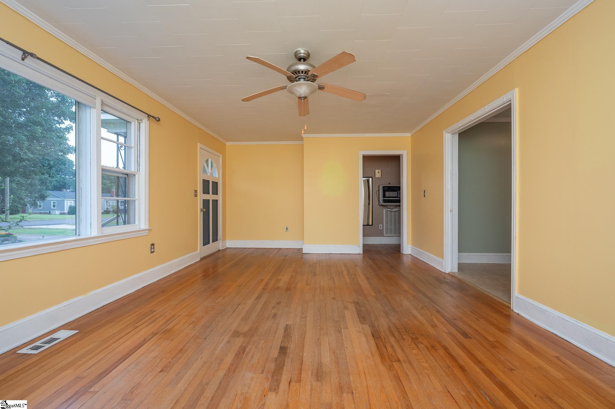 705 Shands Street Clinton, SC 29325 - Photo 5 of 22 Gallery Image 5