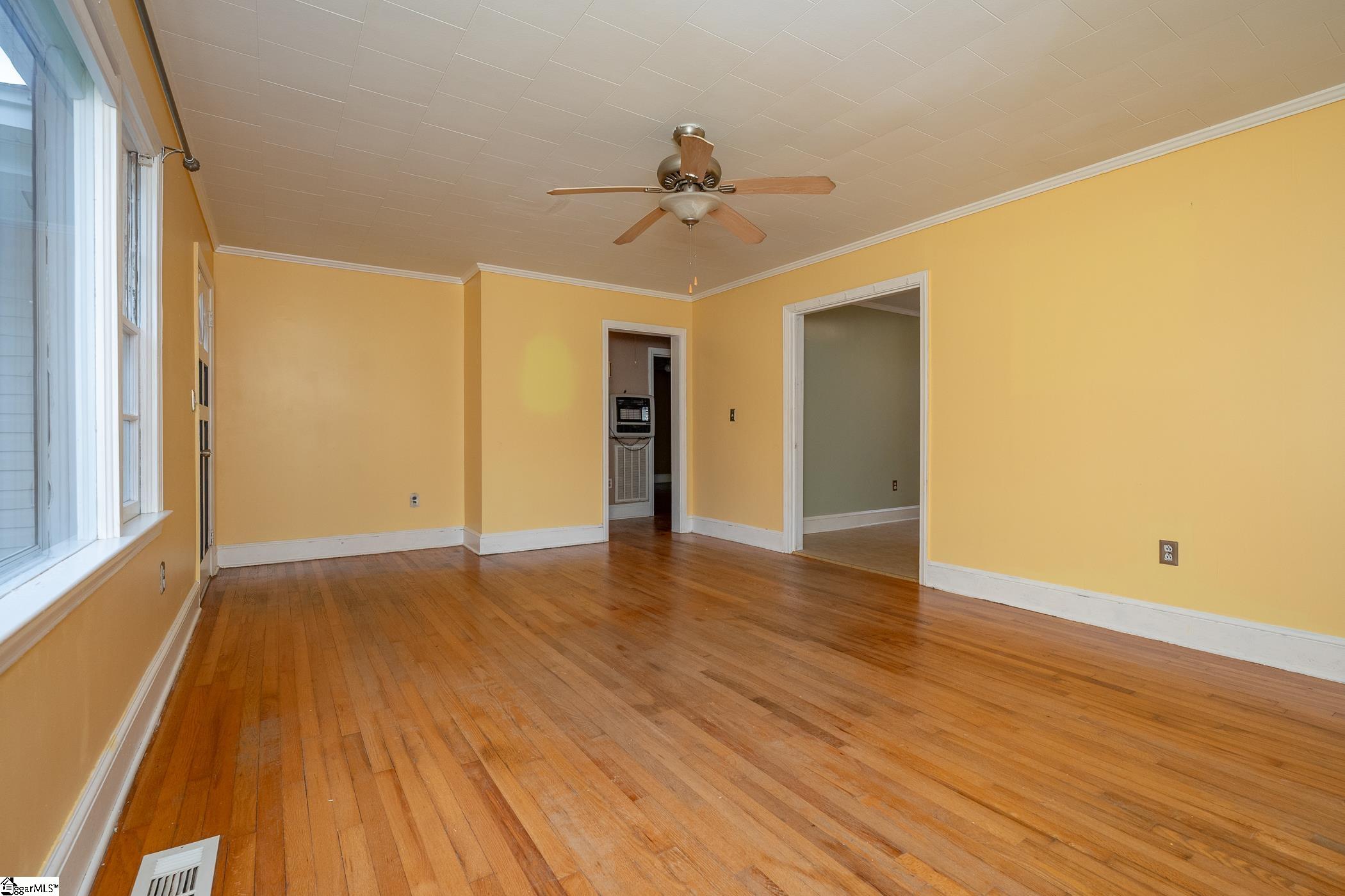 705 Shands Street Clinton, SC 29325 - Photo 6 of 22 Gallery Image 6