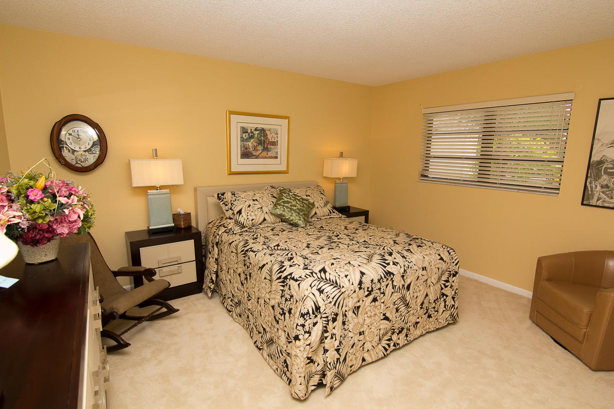 20629 Linksview Circle Boca Raton, FL 33434 - Photo 12 of 19 IMG_3678.jpg