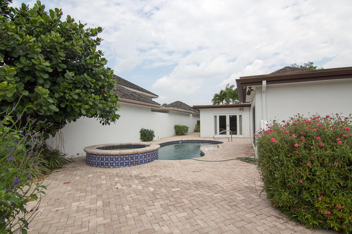 20629 Linksview Circle Boca Raton, FL 33434 - Photo 19 of 19 IMG_3687.jpg