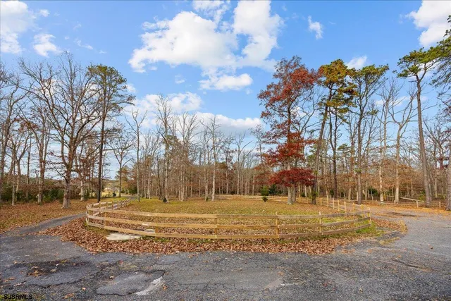 a view of entryway and hall