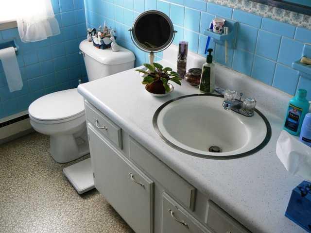 392 Neck Road South China, ME 04358 - Photo 9 of 30 Bathroom.