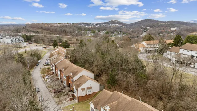 $317,900 | 516 Huntington Ridge Drive, Nashville, TN 37211