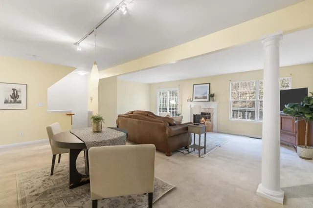 $317,900 | 516 Huntington Ridge Drive, Nashville, TN 37211