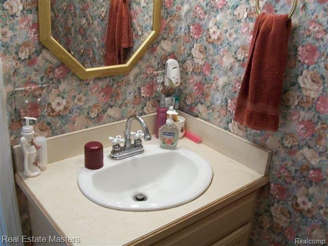 7417 Phillips Road North Street, MI 48049 - Photo 14 of 20 BATH-2