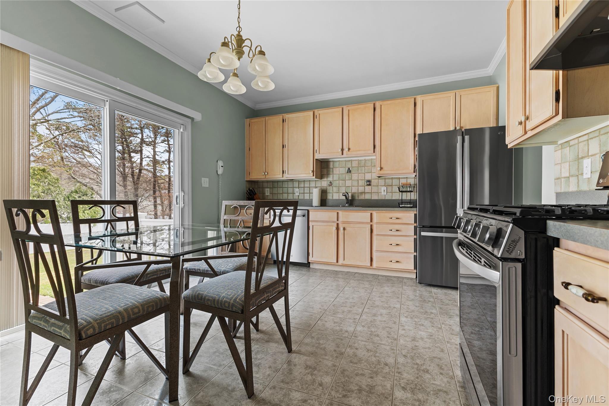 15 Timber Ridge Drive Coram, NY 11727 - Photo 18 of 35