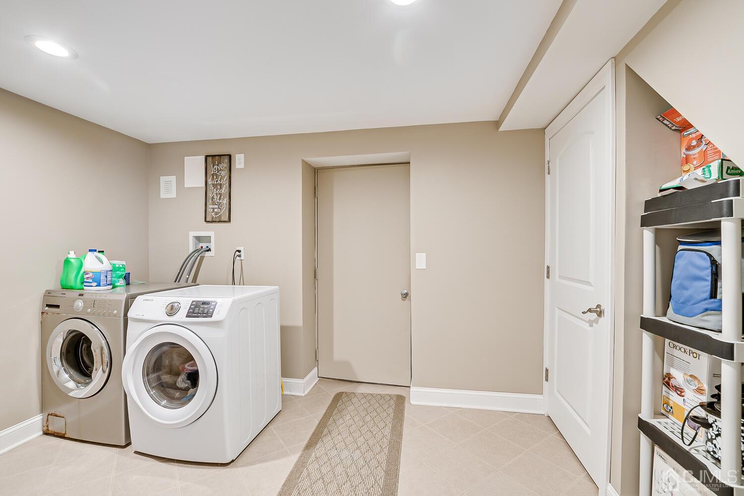 3 Normandy Road Colonia, NJ 07067 - Photo 26 of 40 a utility room with dryer and washer