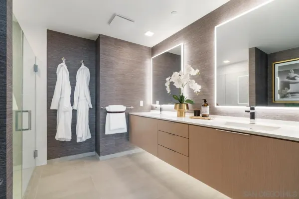 $4,506 | 525 Olive, Unit 1806, San Diego, CA 92103