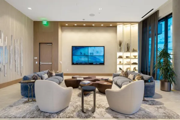 $4,506 | 525 Olive, Unit 1806, San Diego, CA 92103