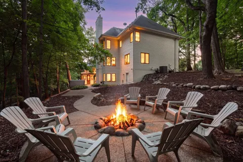$1,750,000 | 19615 Muirfield Circle, Shorewood, MN 55331