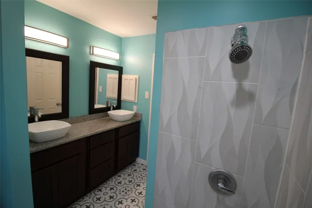 $1,950 | 20074 Crazy Horse Cir Drive, Katy, TX 77449