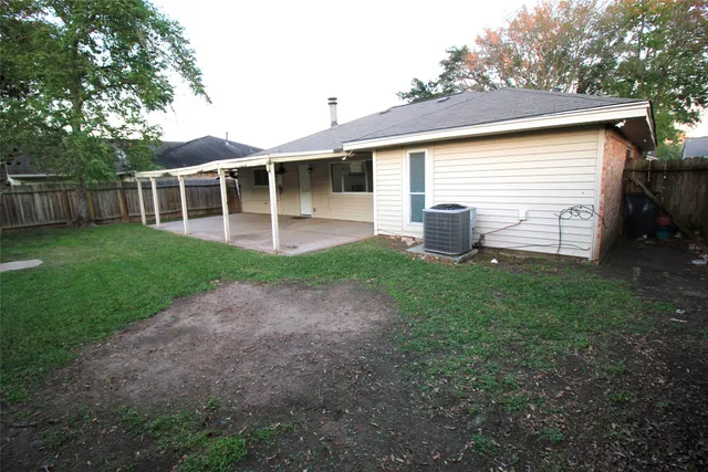 $1,950 | 20074 Crazy Horse Cir Drive, Katy, TX 77449