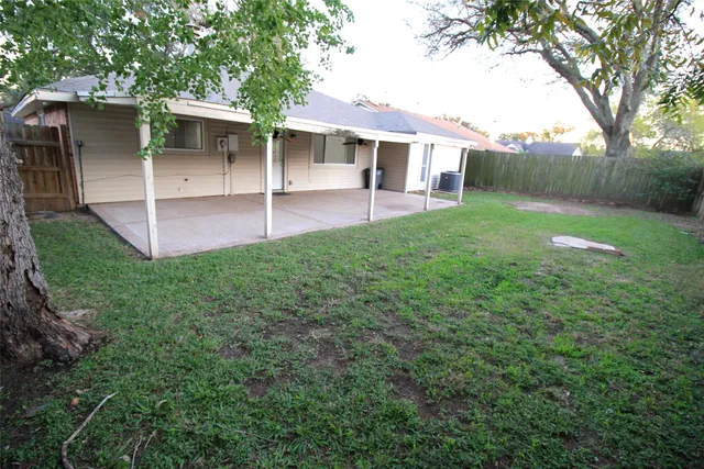 $1,950 | 20074 Crazy Horse Cir Drive, Katy, TX 77449