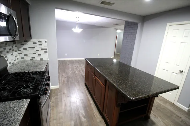 $1,950 | 20074 Crazy Horse Cir Drive, Katy, TX 77449