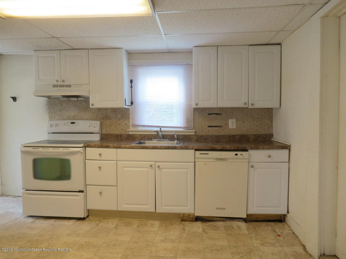 2411 Old Mill Road Spring Lake Heights, NJ 07762 - Photo 8 of 26 xxx - kitchen xx