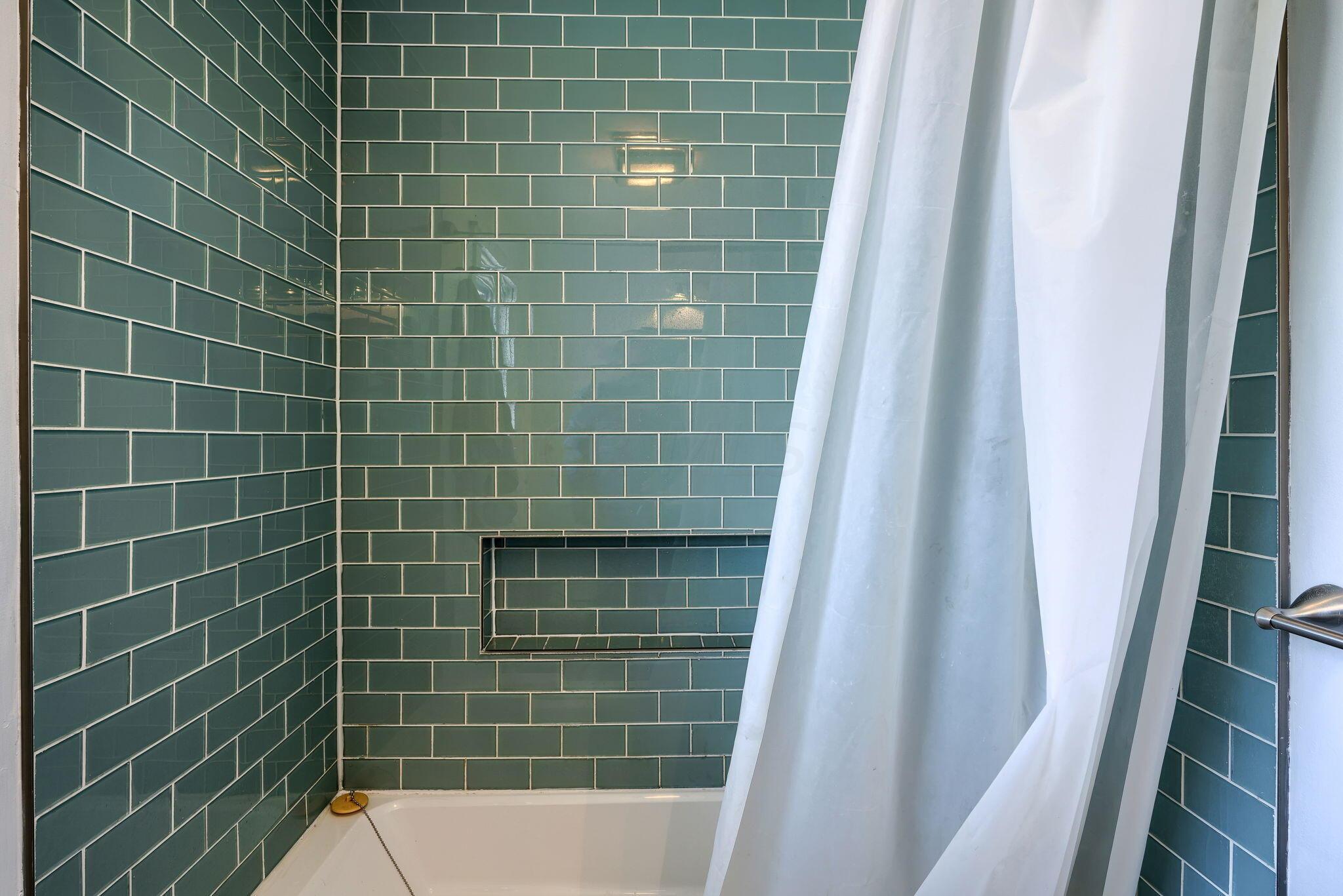 2493 East Howard Road Columbus, OH 43207 - Photo 25 of 39 2493 E Howard Rd (45)