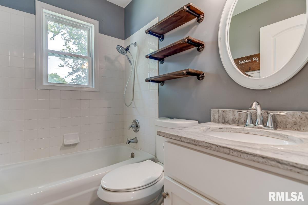 2449 East Griffiths Avenue Springfield, IL 62702 - Photo 18 of 28 Gallery Image 18