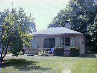 566 Montezuma Road Benton Harbor, MI 49022 - Photo 1 of 1 Primary Photo