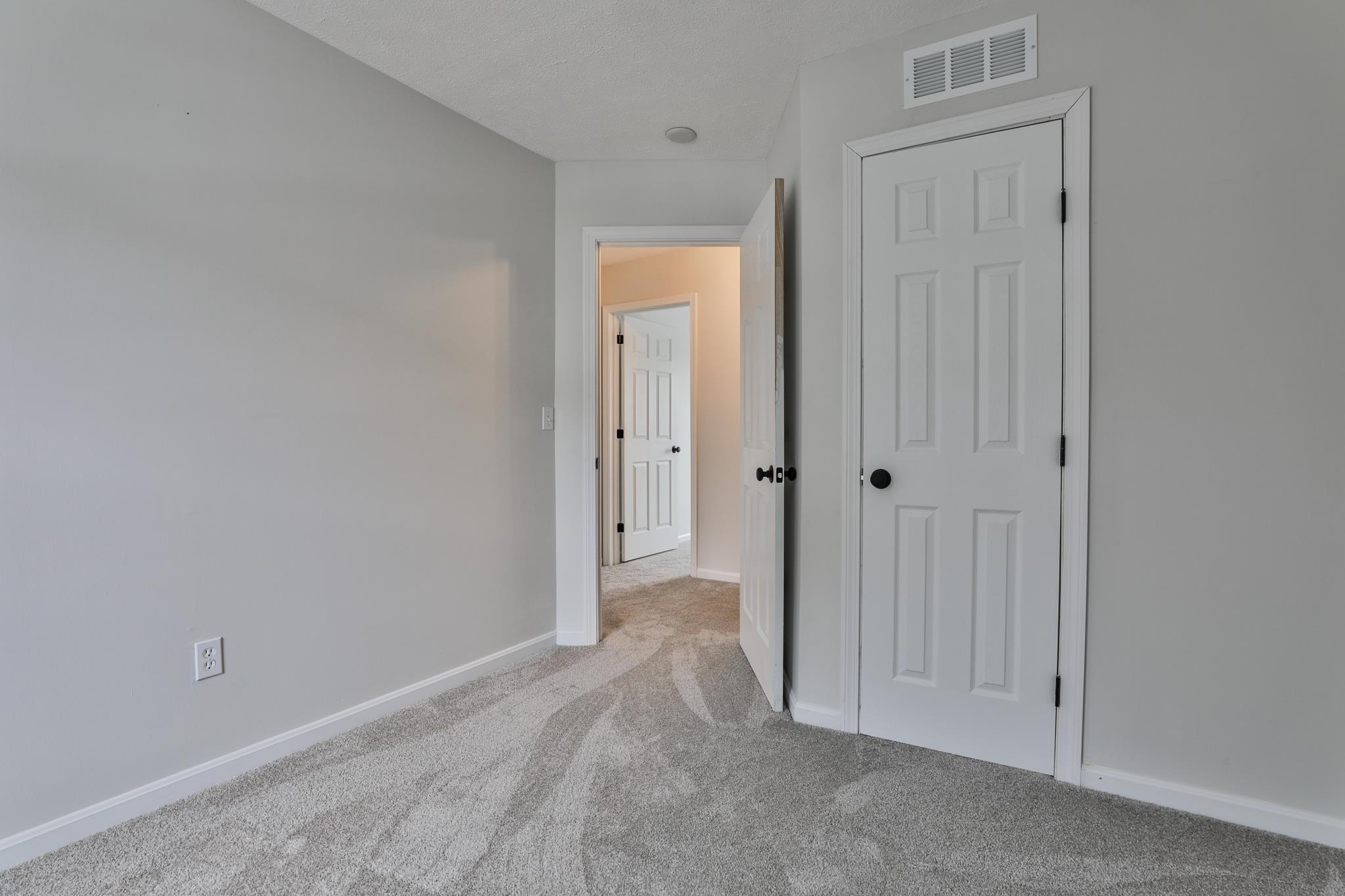 79 Middlesex Road Merrimack, NH 03054 - Photo 26 of 35