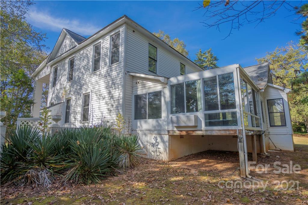 925 Hart Road Woodleaf, NC 27054 - Photo 7 of 38