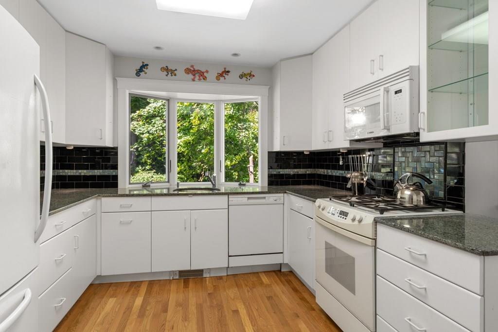 79 Scott Road Belmont, MA 02478 - Photo 12 of 26