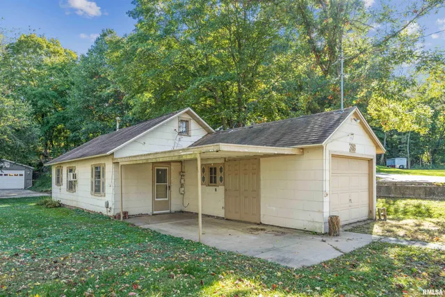 $55,000 | 318 12th Street, Rapids City, IL 61275