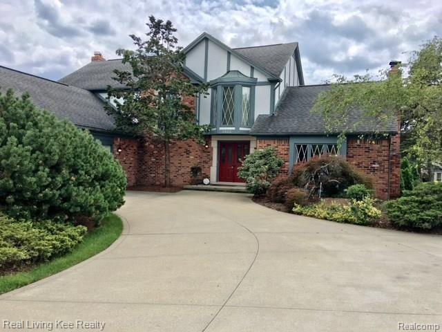 3403 Summit Ridge Drive Rochester, MI 48306 - Photo 2 of 29 1-3.jpg