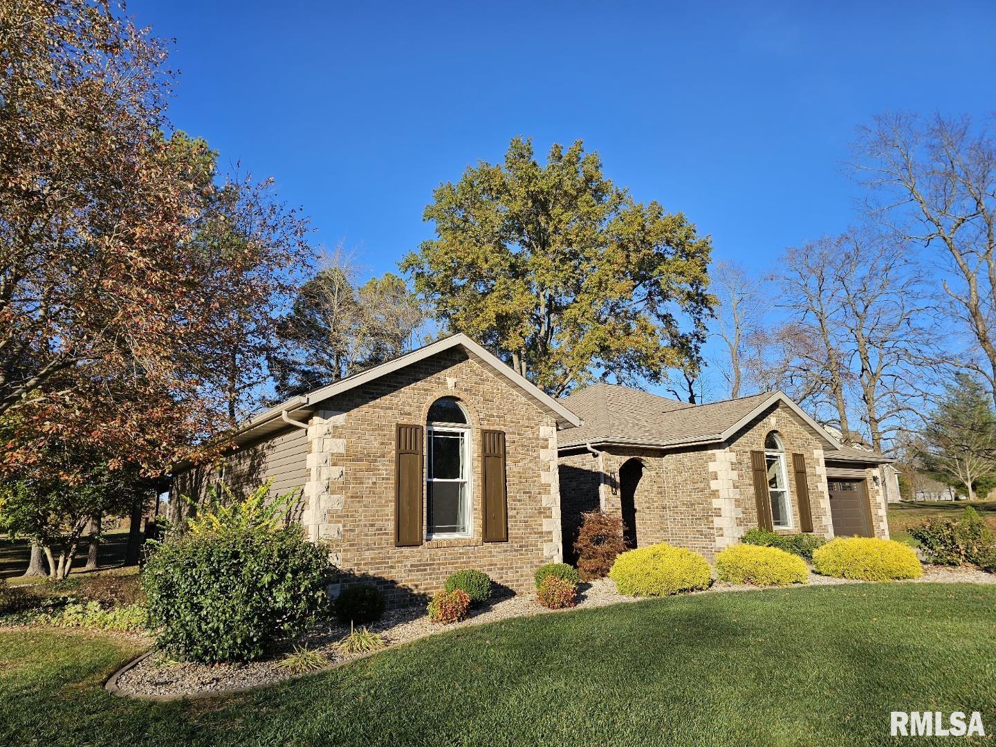 20 Country Club Road Mount Vernon, IL 62864 - Photo 1 of 38 Gallery Image 1