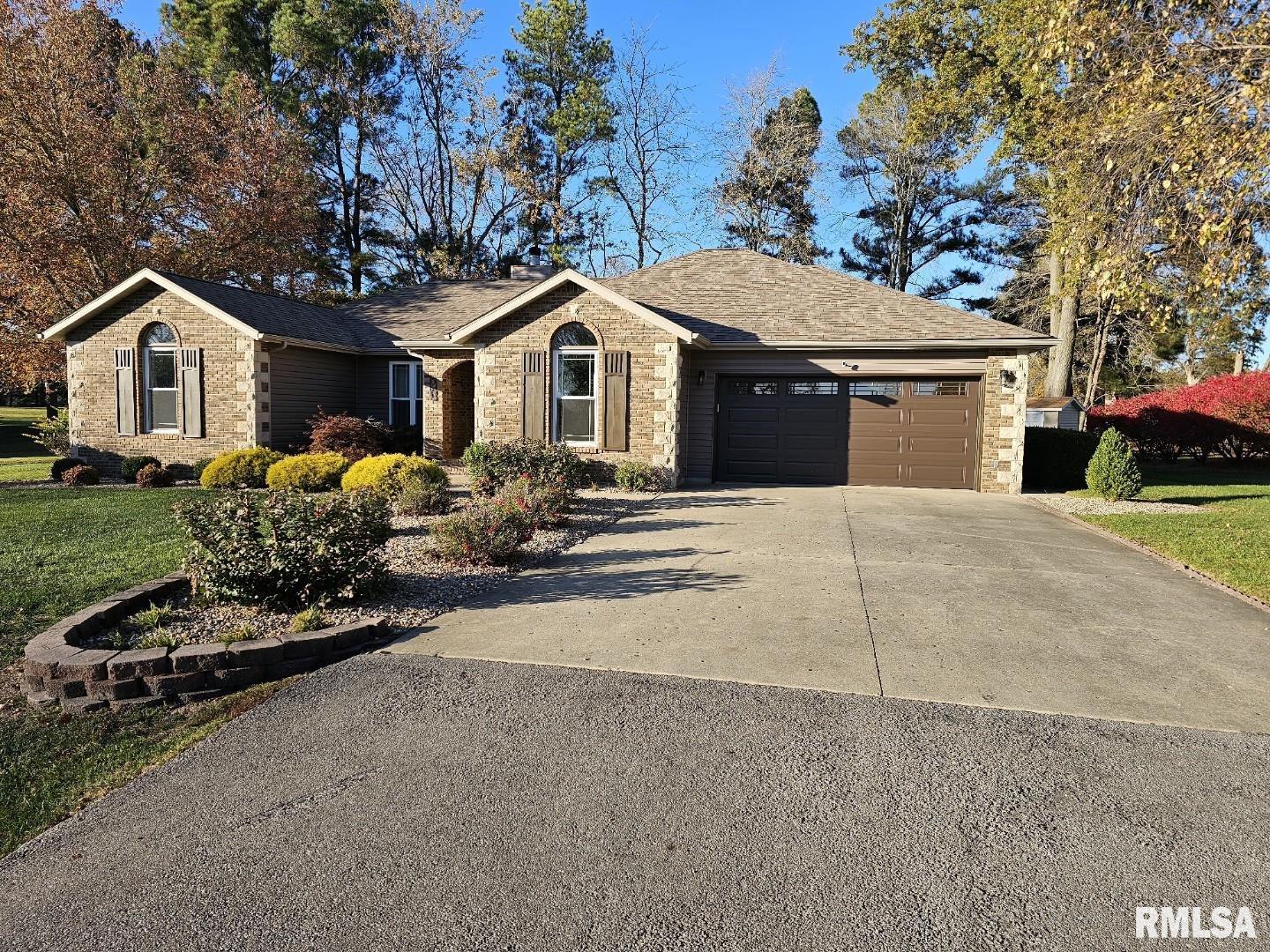 20 Country Club Road Mount Vernon, IL 62864 - Photo 2 of 38 Gallery Image 2
