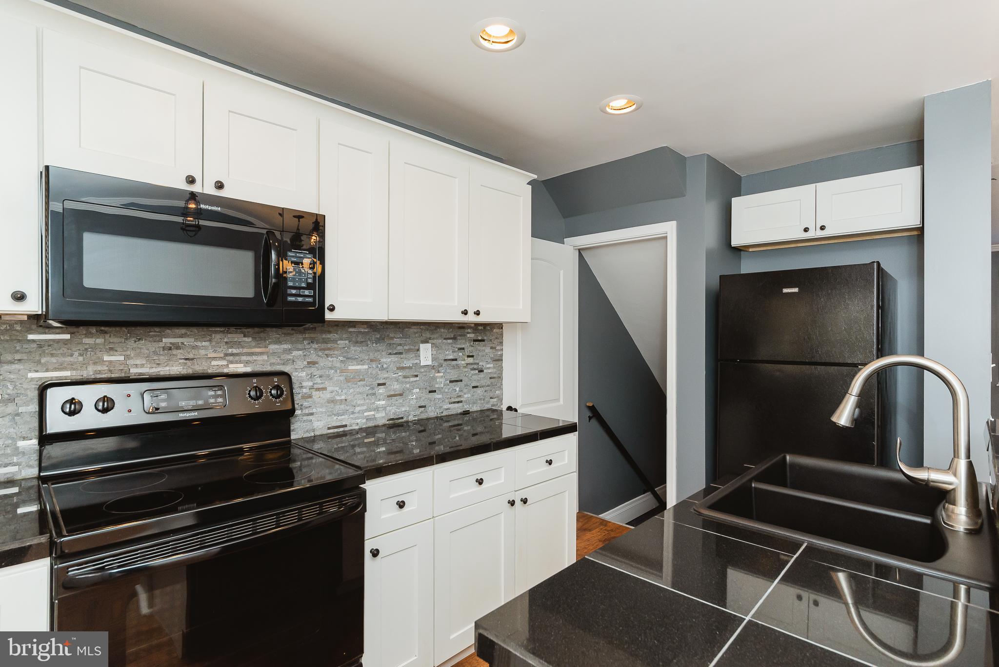 352 Grovethorn Road Baltimore, MD 21220 - Photo 11 of 48 Kitchen