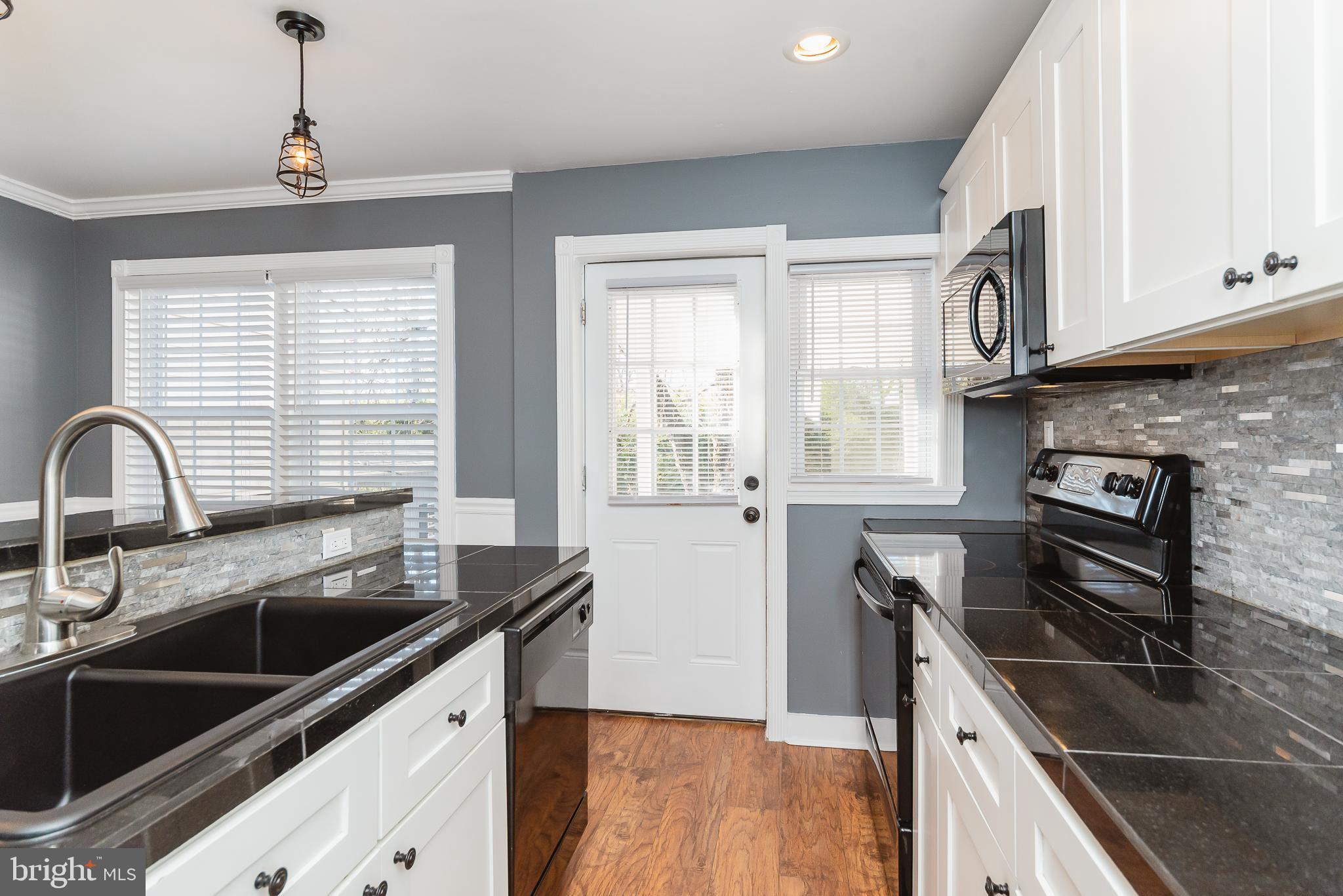 352 Grovethorn Road Baltimore, MD 21220 - Photo 15 of 48 Kitchen