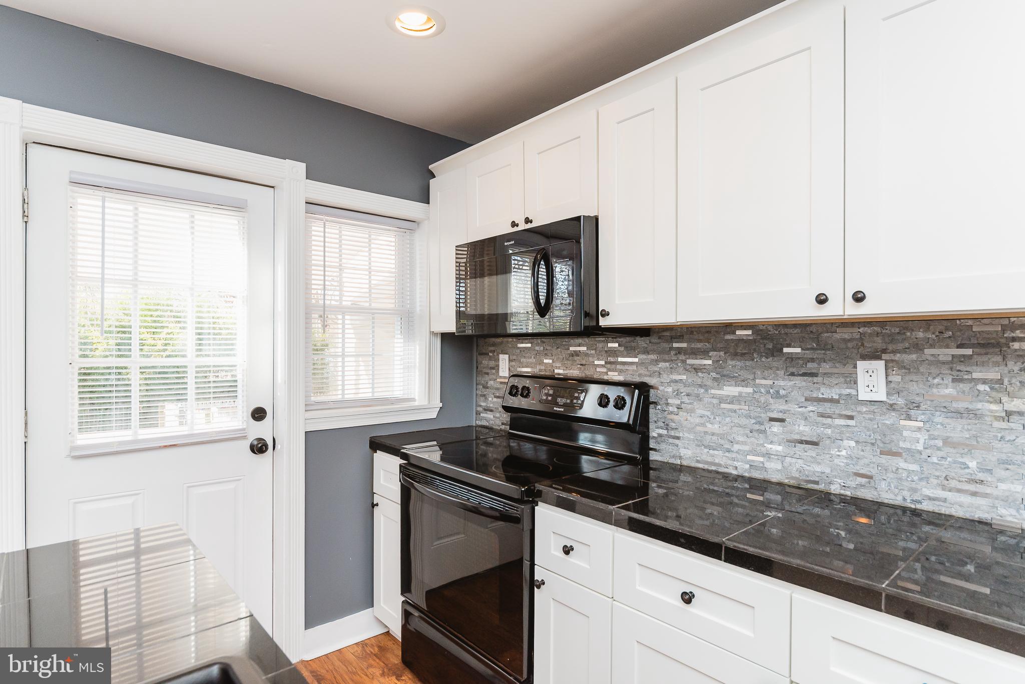 352 Grovethorn Road Baltimore, MD 21220 - Photo 17 of 48 Kitchen