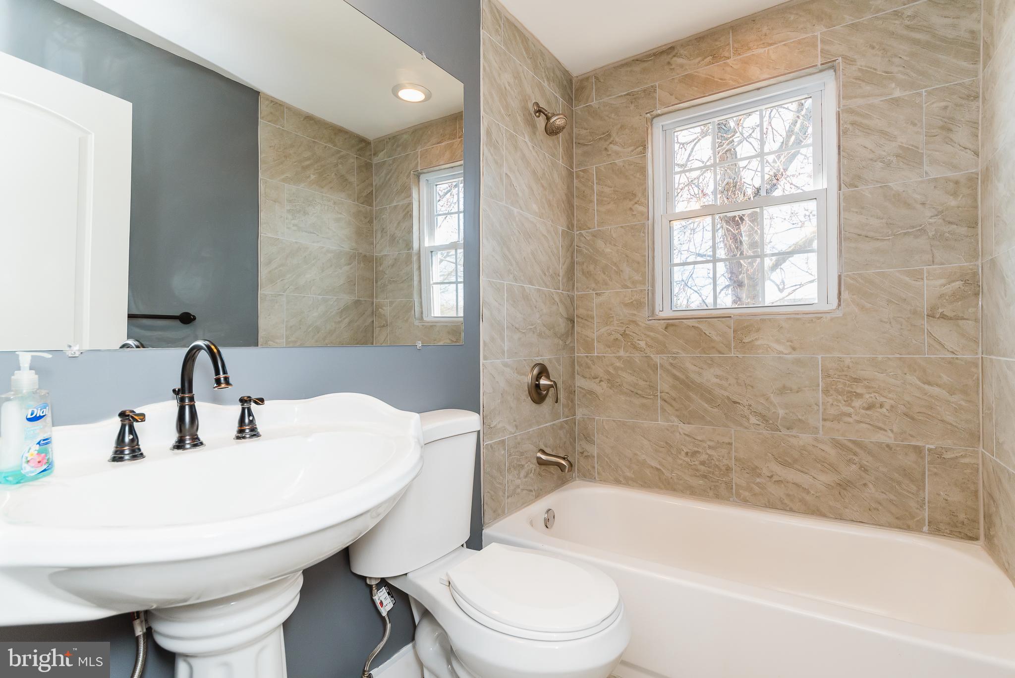 352 Grovethorn Road Baltimore, MD 21220 - Photo 21 of 48 Bath Upper