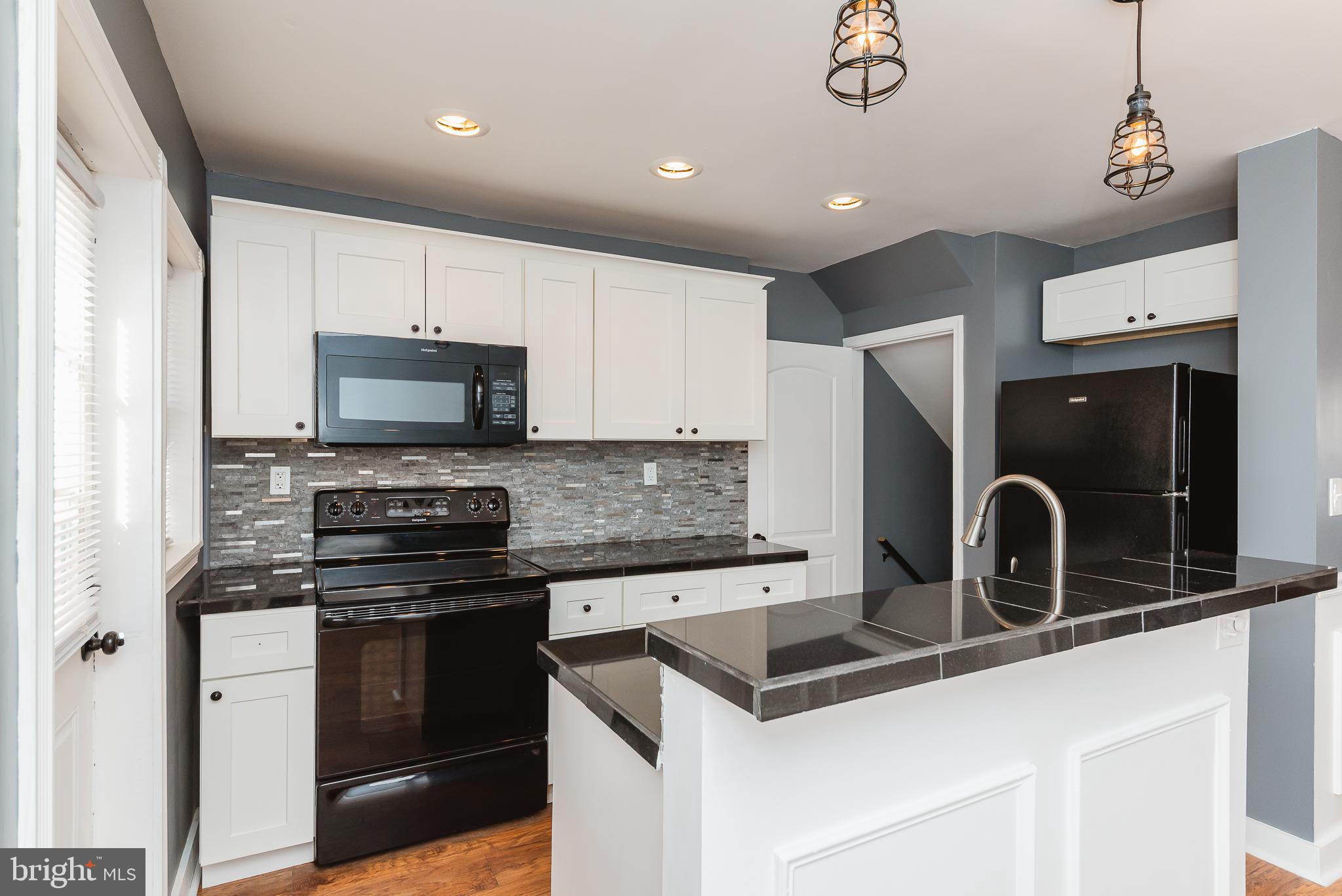 352 Grovethorn Road Baltimore, MD 21220 - Photo 10 of 48 Kitchen